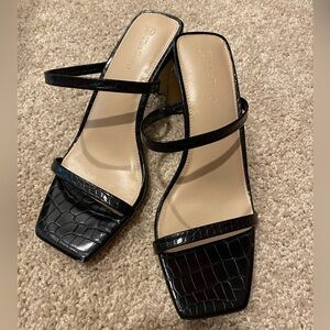 The Drop Avery Sandal